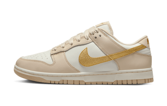 Nike Dunk Low 'Gold Swoosh' (W) - Sneaker Totaal