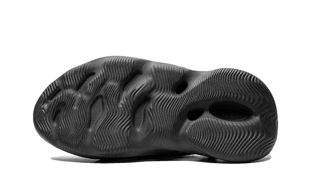 Yeezy Foam RNNR 'Onyx' - Sneaker Totaal